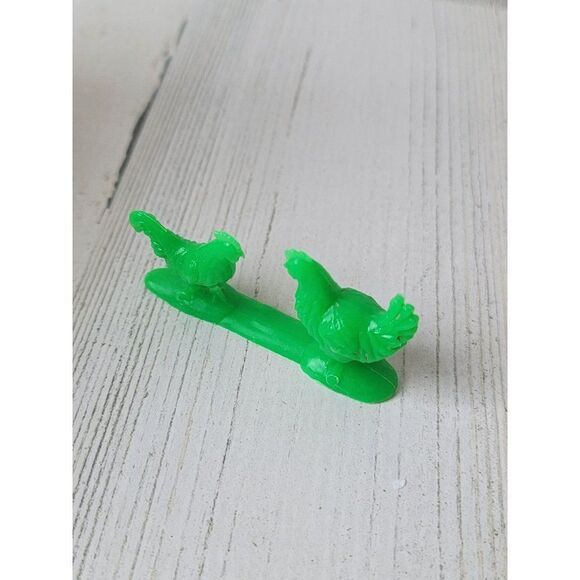 Chicken hen rooster green plastic zoo animal toy figure - Picture 1 of 4